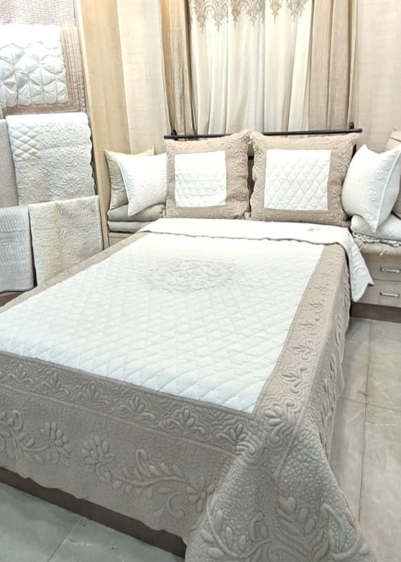 Turpento Hand Embroidery Bed cover