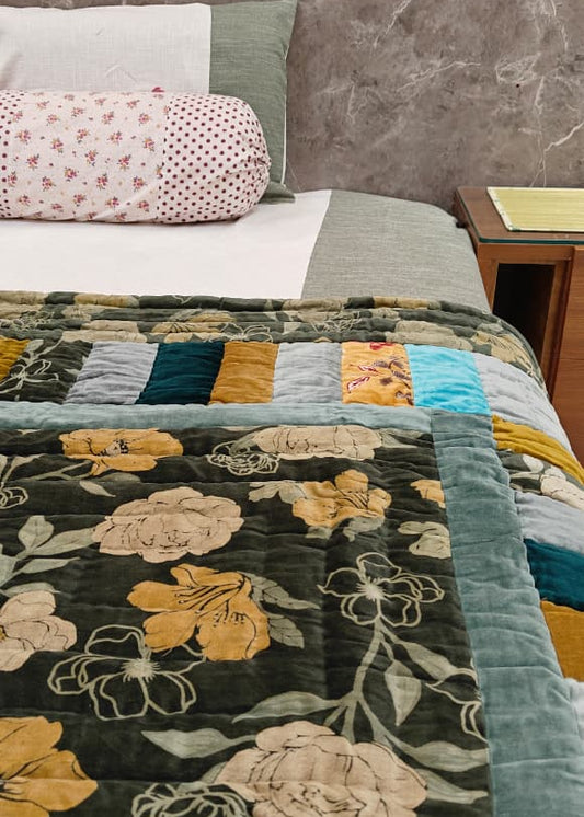 Star Velvet Patch Quilt Bottle Green
