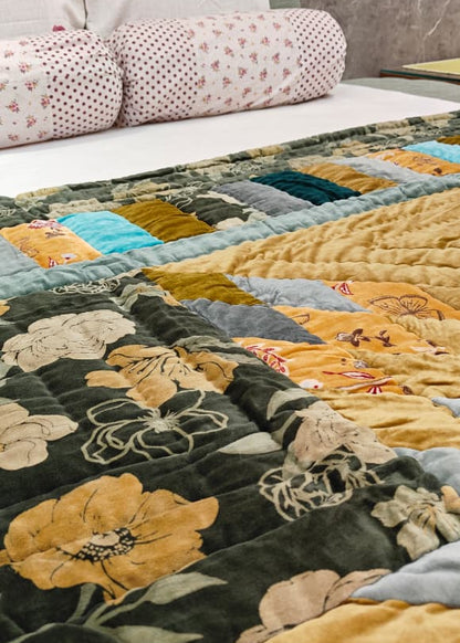Star Velvet Patch Quilt Bottle Green