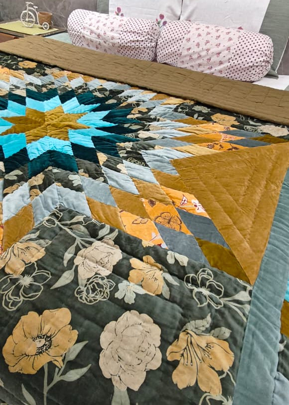 Star Velvet Patch Quilt Bottle Green