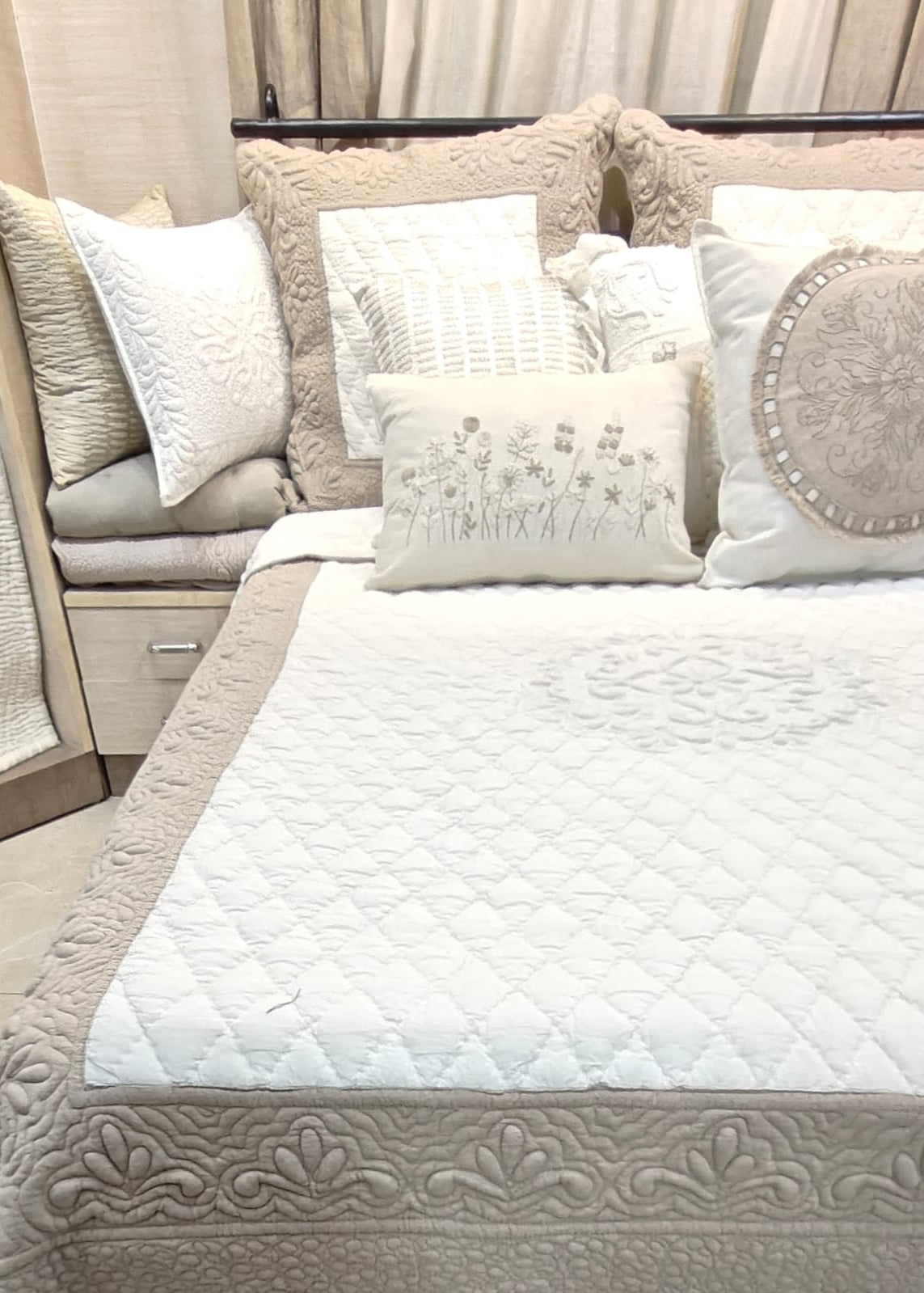 Turpento Hand Embroidery Bed cover