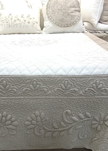 Turpento Hand Embroidery Bed cover